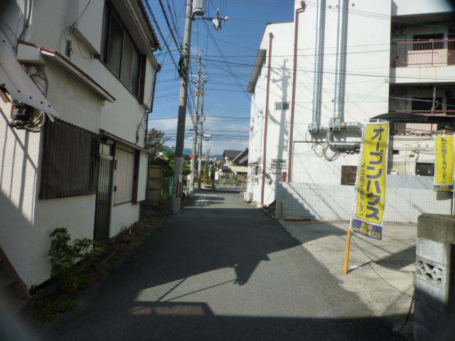 Local appearance photo. Local (11 May 2013) Shooting