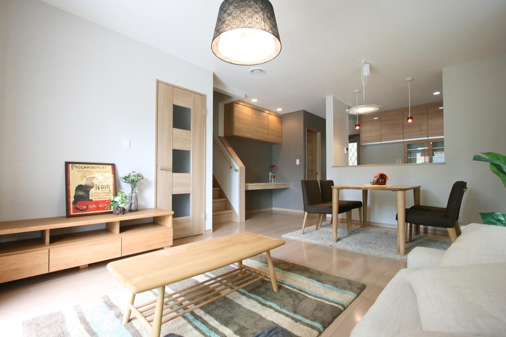 Local photos, including front road. Model house