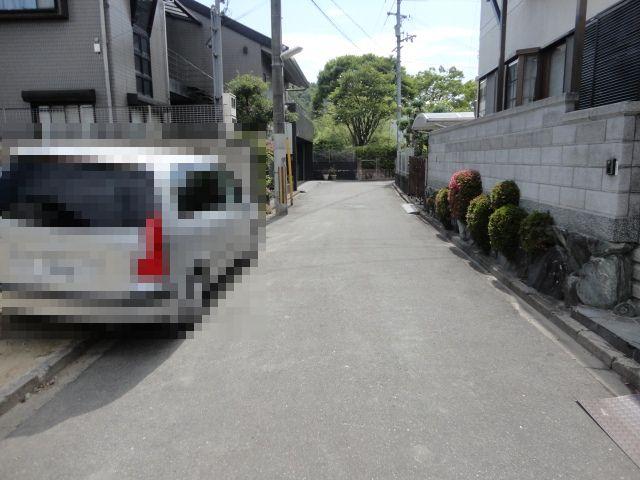 Local photos, including front road. Frontal road