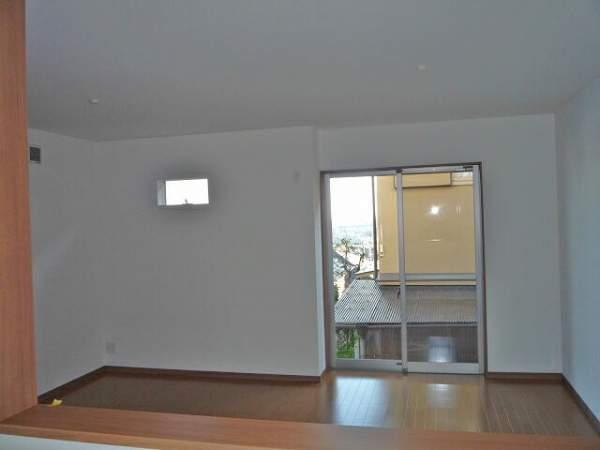 Living. LDK is about 17.5 Pledge