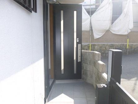 Entrance. Heisei 25 June renovated! 