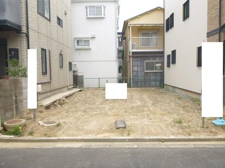 Local photos, including front road. Facing west, Road width is located about 4.6m!