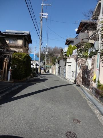 Local photos, including front road. Frontal road