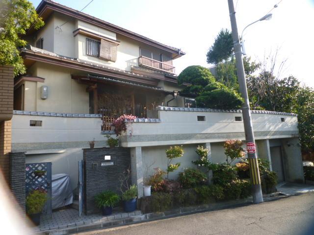 Local appearance photo. Local (12 May 2013) Shooting