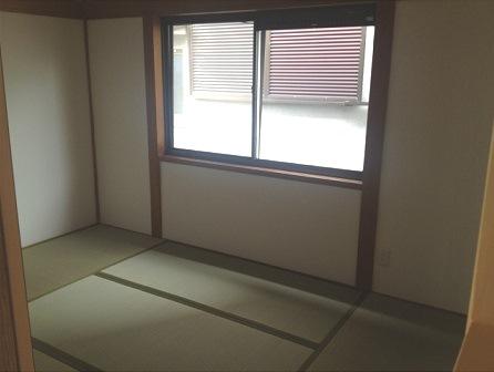 Non-living room. 3 floor of a 6-quires of Japanese-style room! Thank dihedral Aya light! 