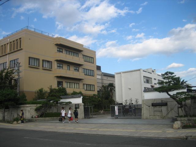 Junior high school. 1648m to Takatsuki Municipal first junior high school