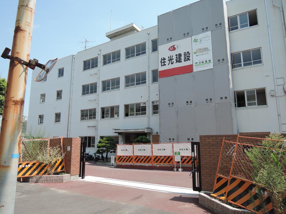 Junior high school. 462m to Takatsuki Municipal fourth junior high school