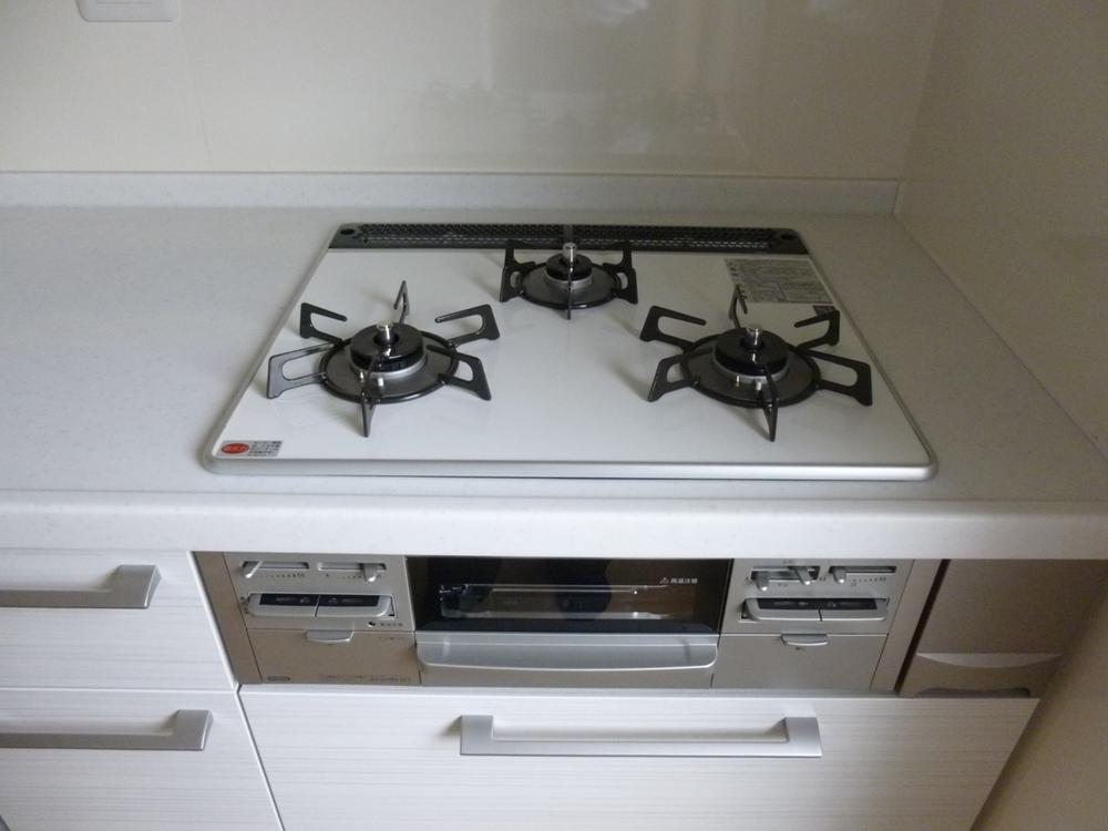 Same specifications photo (kitchen). Glass top stove