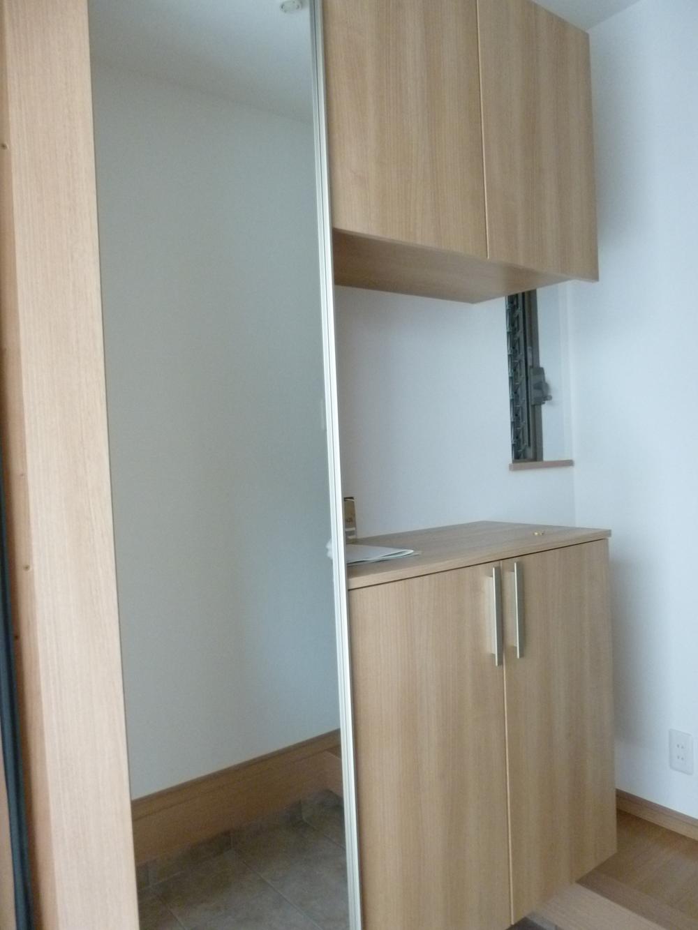 Entrance. Entrance storage