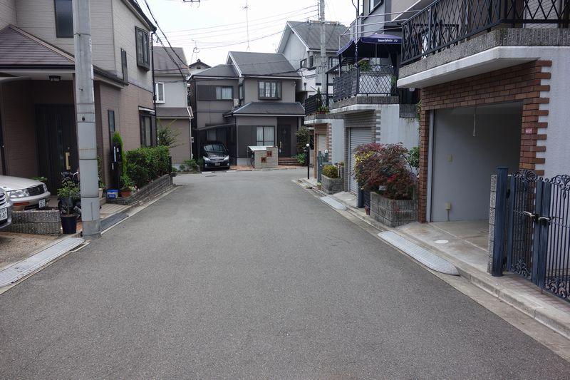 Local photos, including front road. Front road photo