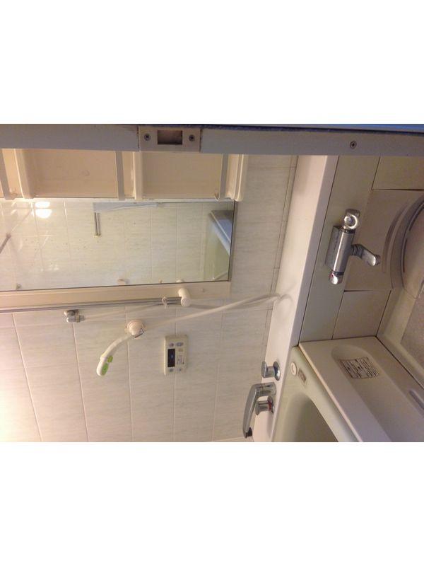 Bathroom. Indoor (12 May 2013) Shooting