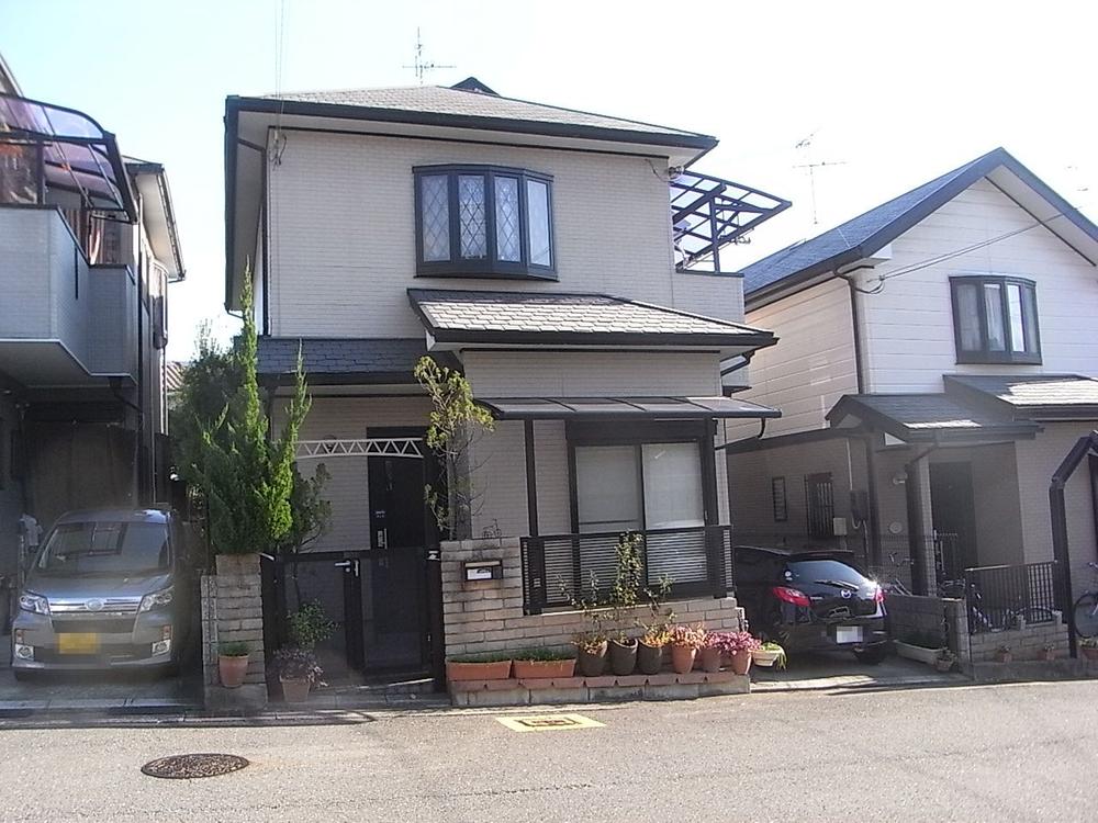 Local appearance photo. Local (11 May 2013) Shooting