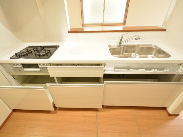 Kitchen. System Kitchen standard equipment. It survives the large storage