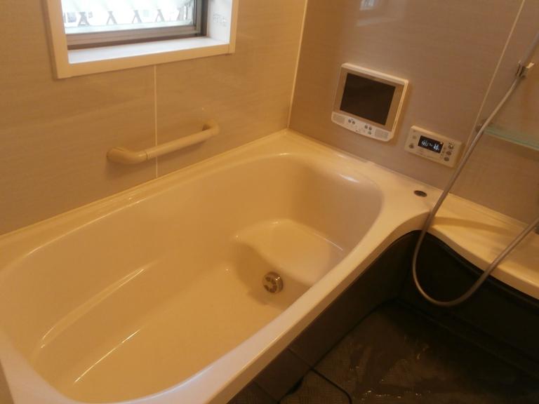 Bathroom. Indoor (10 May 2013) Shooting