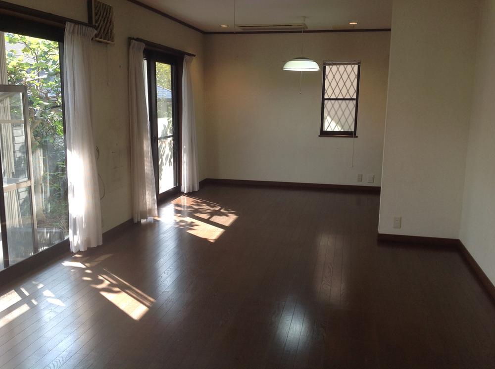 Living. Indoor (10 May 2013) Shooting