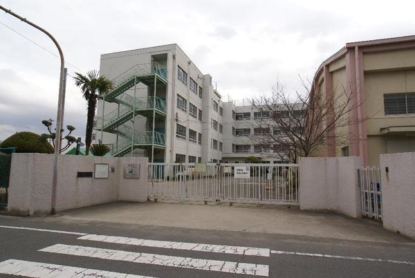 Primary school. Daikan until elementary school 530m