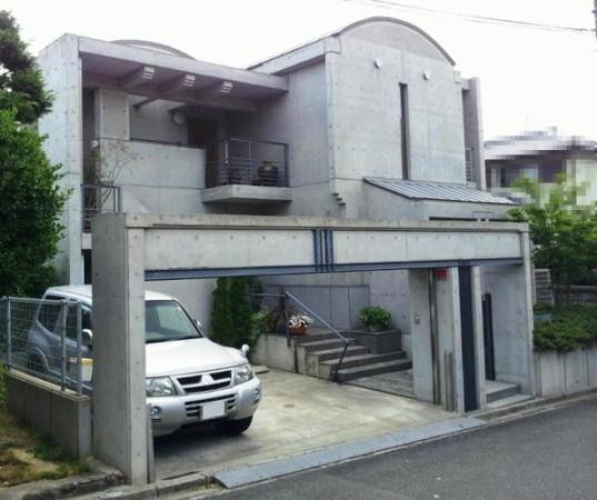 Local appearance photo. Local (May 2012) shooting