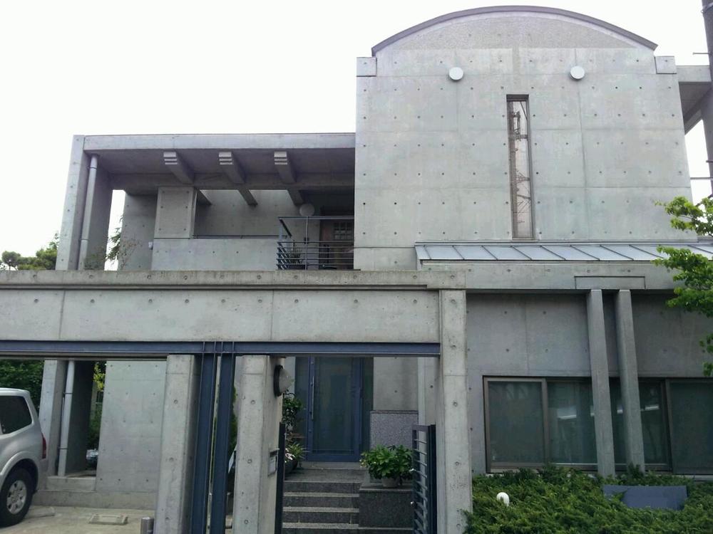 Local appearance photo. Local (May 2012) shooting