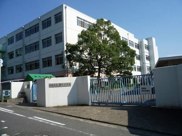 Primary school. Okusaka until elementary school 820m