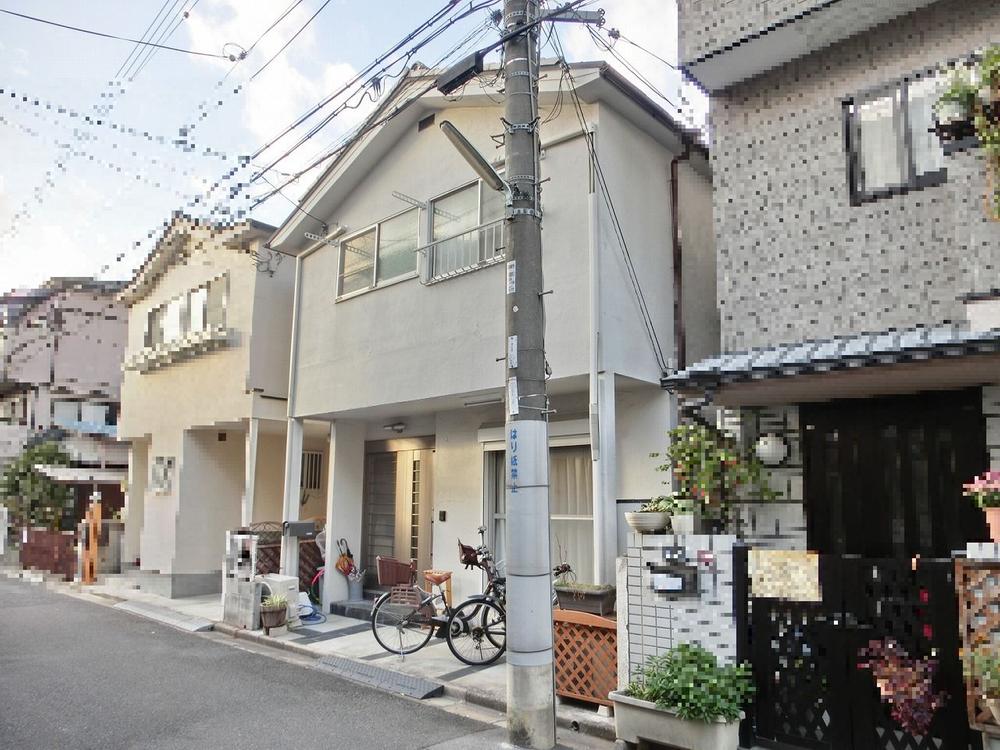 Local appearance photo