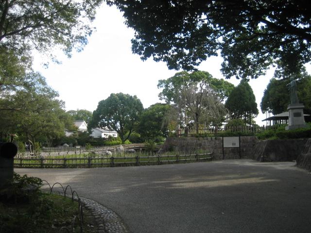 park. 678m to Takatsuki Castle Park