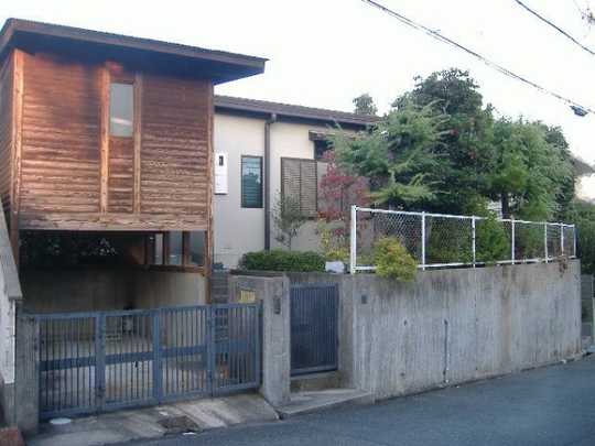 Local appearance photo. Exterior (1)