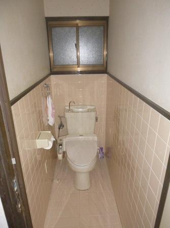 Toilet. Warm temperature toilet seat even in winter ◎