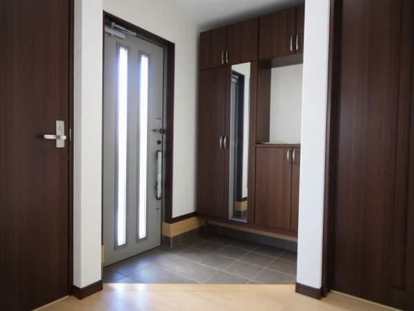 Receipt. Entrance storage