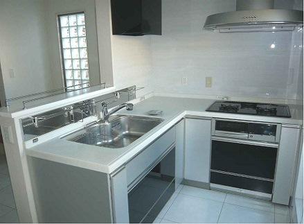 Kitchen. Fun likely Konase the housework while the conversation feeling the family because the dishes comfortable living overlooking the L-shaped kitchen