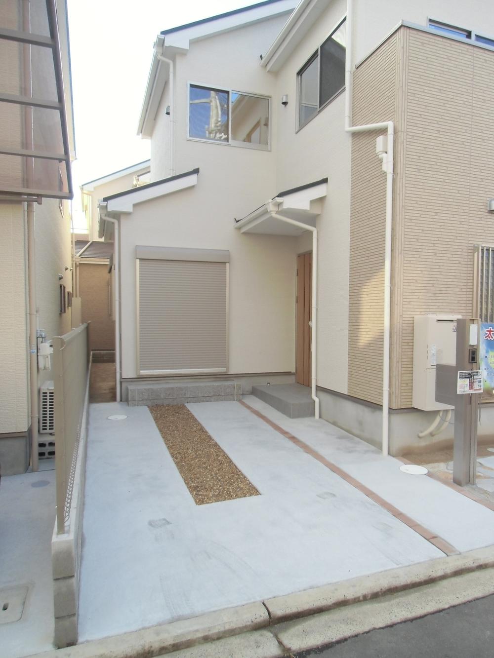 Local appearance photo. Local (12 May 2013) Shooting