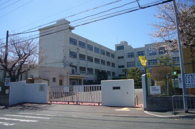 Primary school. 809m to Takatsuki Tatsugun house elementary school