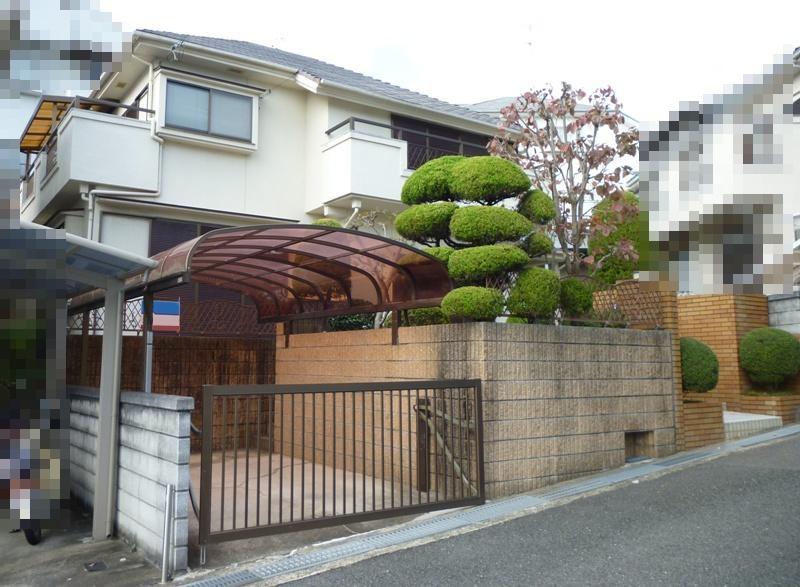 Local appearance photo. Local (11 May 2012) shooting