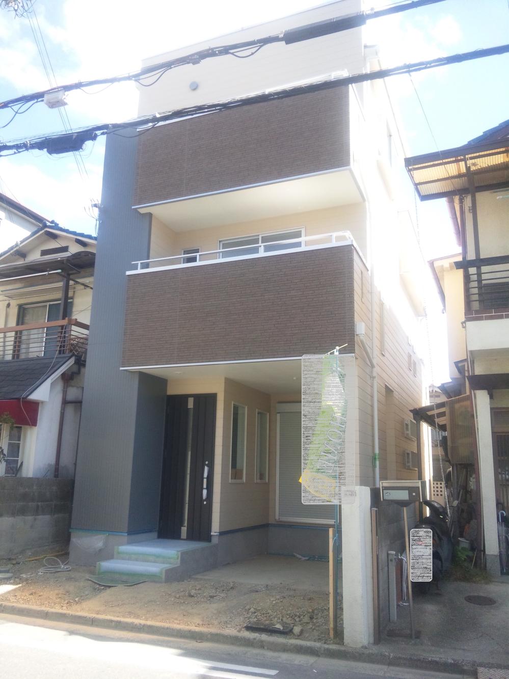 Local appearance photo. Local (10 May 2013) Shooting