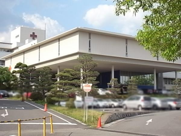 Hospital. 337m to the Japanese Red Cross hospital