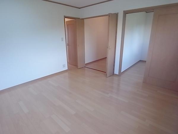 Non-living room. Comfortable in all room with storage