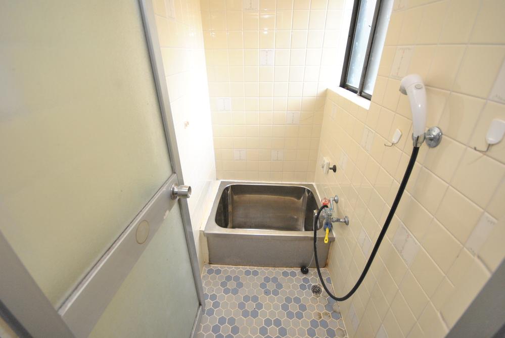 Bathroom. Indoor (June 2013) Shooting