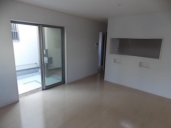 Living. Families gather living is spacious 15 tatami mats