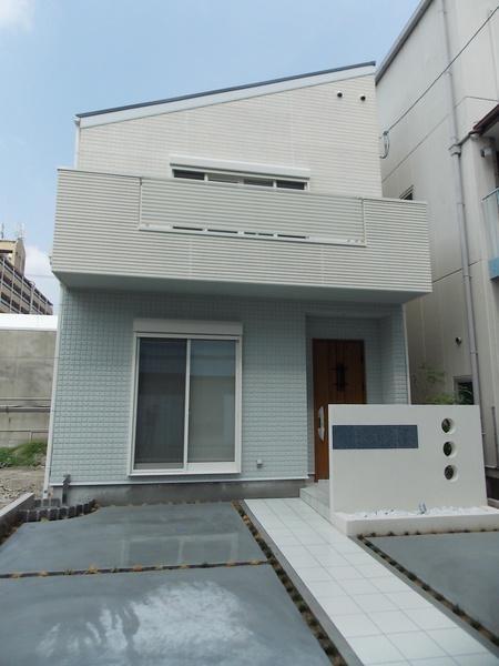 Same specifications photos (appearance). Western-style appearance that is designed barrier-free