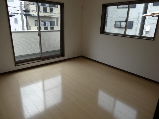 Non-living room. Western-style about 8 pledge