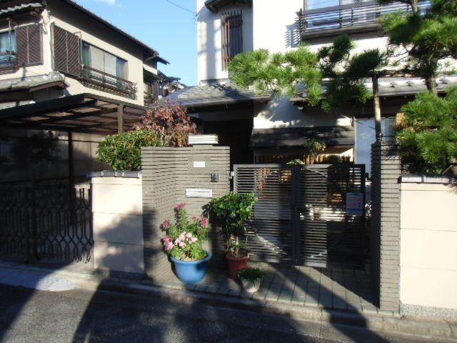 Local appearance photo