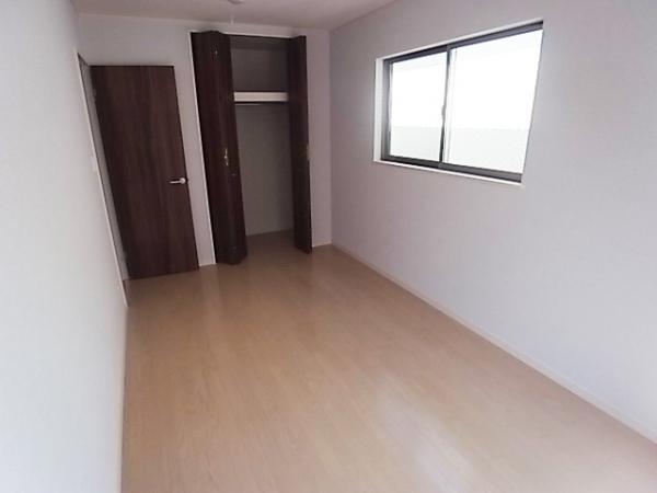 Non-living room. Comfortable space in all room storage enhancement (same specifications as Western-style)