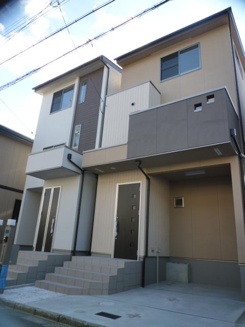 Local appearance photo. Local (12 May 2013) Shooting