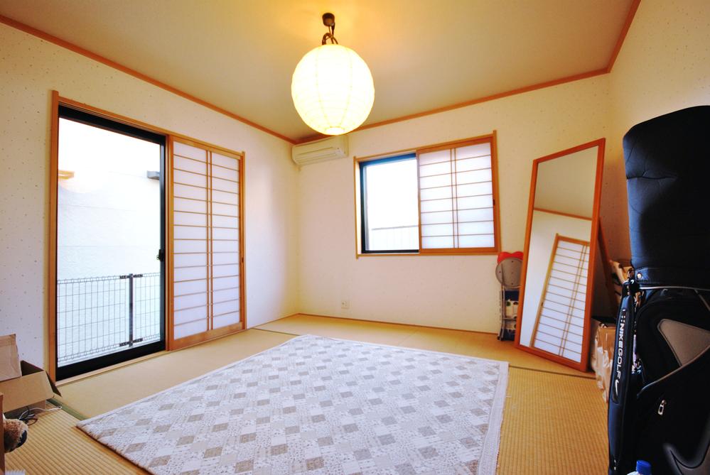 Non-living room. Indoor (12 May 2012) shooting