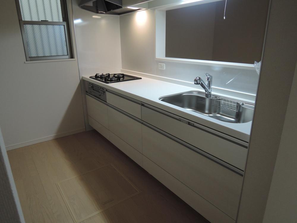 Kitchen. Indoor (10 May 2013) Shooting