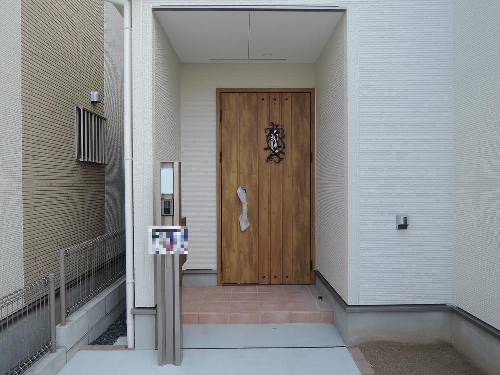 Entrance. Local (12 May 2013) Shooting