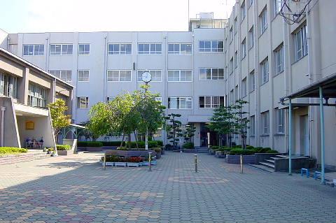 Primary school. 352m to Takatsuki Tatsunishi Daikan Elementary School