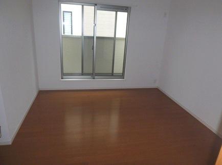 Non-living room. About 7.7 Pledge of Western-style: we are led to a south-facing balcony