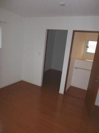 Non-living room. About 7.7 Pledge of Western-style: the you can see on the left side is the walk-in closet of about 3 quires