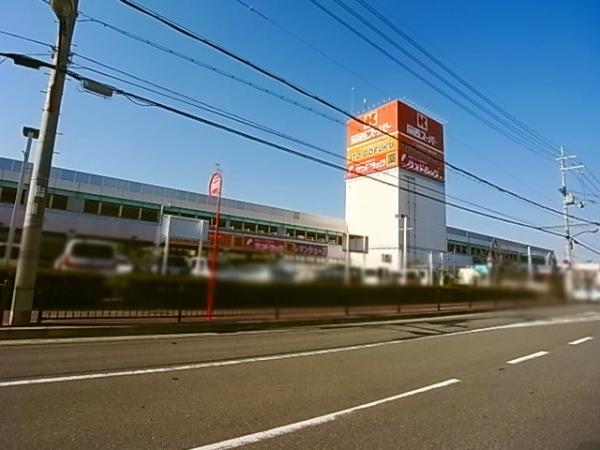 Supermarket. 1042m to the Kansai Super Nishikanmuri shop