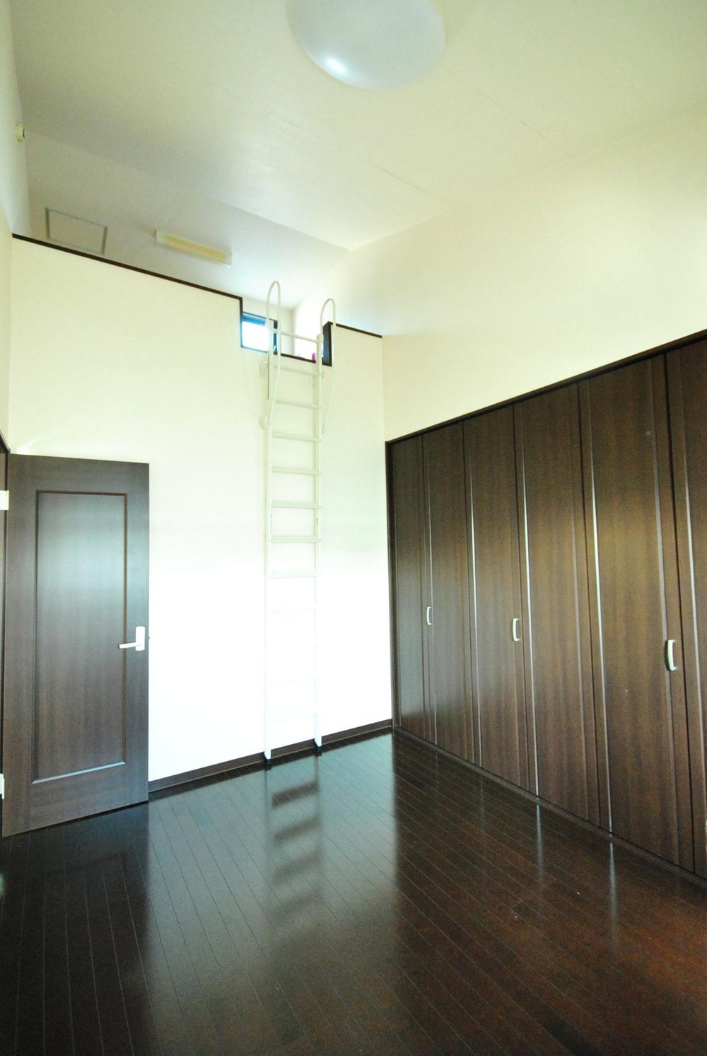 Non-living room. Indoor (11 May 2013) Shooting